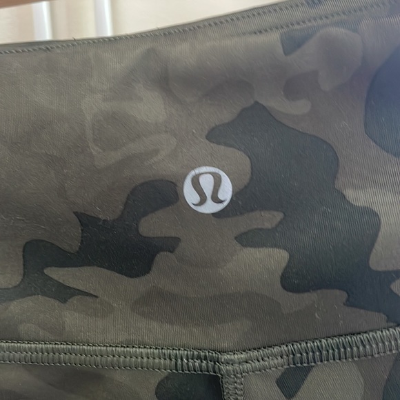 Lululemon  -  Wunder Under Crop High-Rise - Camo - 6 - Picture 12 of 13
